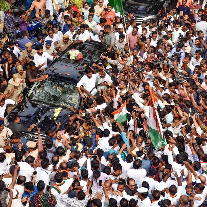 এন চন্দ্রবাবু নায়ডু নেতৃত্বাধীন তেলুগু দেশম পার্টির প্রাক্তন বিধায়ক ছিলেন রেবন্ত রেড্ডি। এই মুহূর্তে মলকাজগিরি লোকসভা কেন্দ্রের প্রতিনিধি। ২০১৭ সালে তিনি কংগ্রেসে যোগ দেন। একাধিক ইস্যুতে বিআরএস সরকারের বিরুদ্ধে রাস্তায় নেমে প্রতিবাদ জানিয়েছেন। রেড্ডির উপরেই ভরসা রাখেন কংগ্রেস নেতৃত্ব।