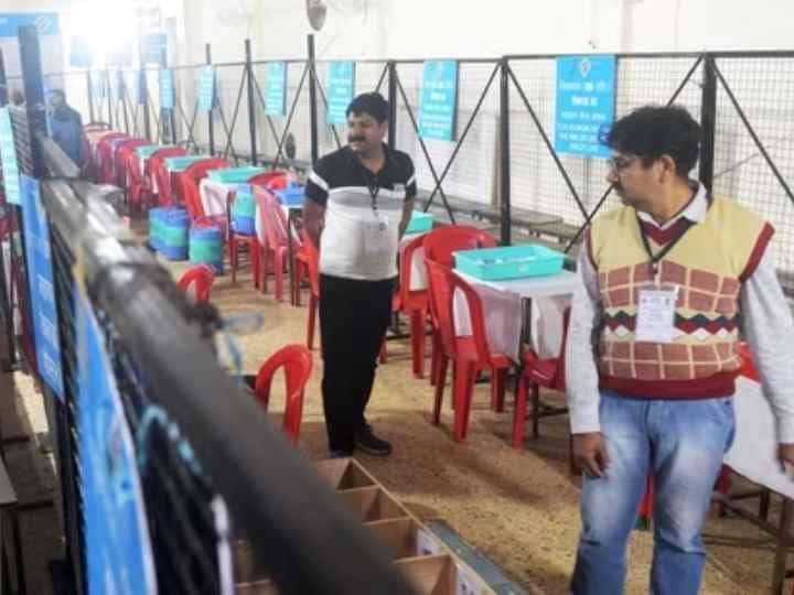 मध्य प्रदेश के ग्वालियर में एम.एल.बी कॉलेज को काउंटिंग सेंटर बनाया गया है, जहां विधानसभा चुनावों के नतीजों के चलते सारी तैयारियां पूरी कर ली गई हैं.