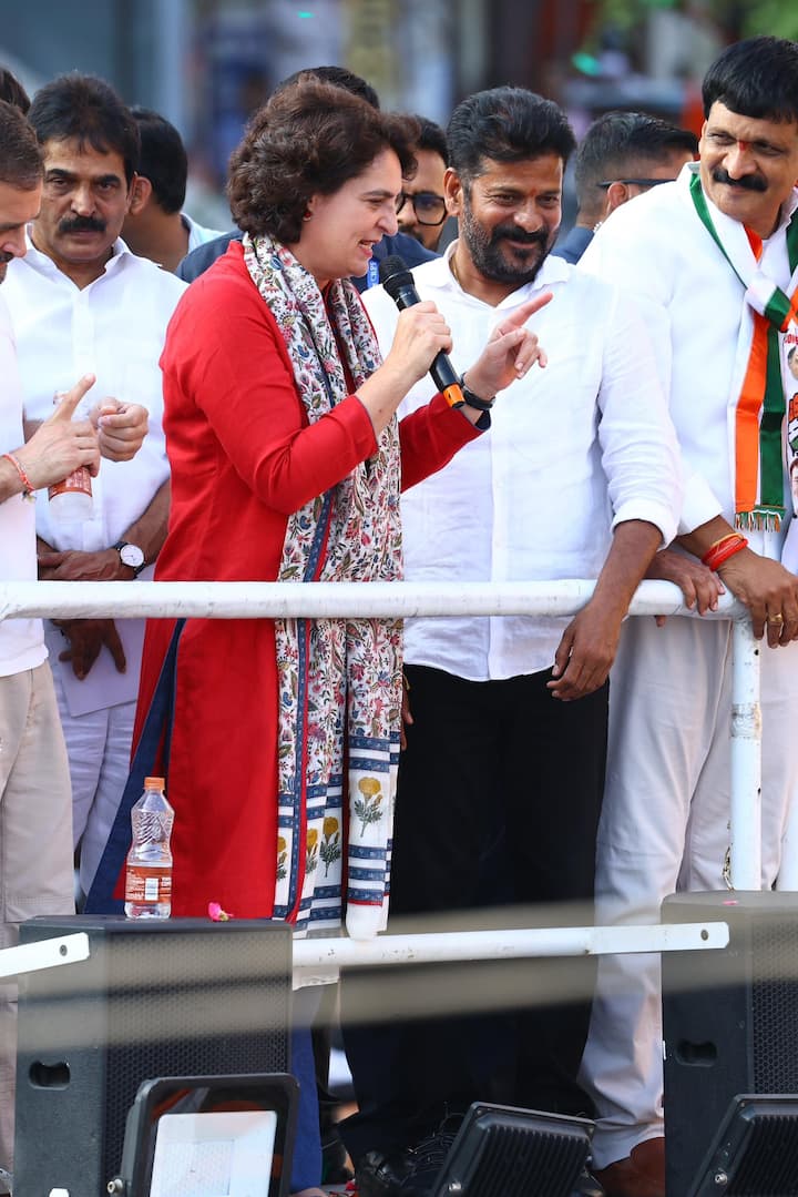రేవంత్ రెడ్డి విద్యార్థి నేతగా తన రాజకీయ జీవితం ప్రారంభించాడు.