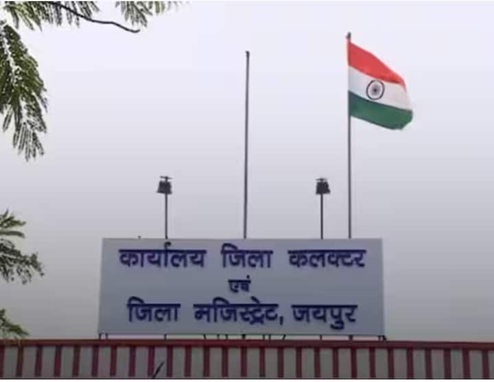 ਏਡੀਐਮ ਅਤੇ ਕਲੈਕਟਰ ਦੋਵੇਂ ਆਪਣੇ ਖੇਤਰ ਵਿੱਚ ਪ੍ਰਸ਼ਾਸਨਿਕ ਕਾਰਜਾਂ ਦਾ ਪ੍ਰਬੰਧਨ ਕਰਦੇ ਹਨ, ਪਰ ਉਨ੍ਹਾਂ ਦੀਆਂ ਜ਼ਿੰਮੇਵਾਰੀਆਂ ਅਤੇ ਕੰਮ ਦਾ ਘੇਰਾ ਥੋੜ੍ਹਾ ਵੱਖਰਾ ਹੈ। ਏਡੀਐਮ ਸਬੰਧਤ ਅਧਿਕਾਰੀਆਂ ਨਾਲ ਸਹਿਯੋਗ ਕਰਦਾ ਹੈ, ਜਦੋਂ ਕਿ ਕੁਲੈਕਟਰ ਦਾ ਮੁੱਖ ਉਦੇਸ਼ ਜ਼ਿਲ੍ਹੇ ਦਾ ਸਮੁੱਚਾ ਪ੍ਰਸ਼ਾਸਨਿਕ ਅਤੇ ਵਿੱਤੀ ਪ੍ਰਬੰਧਨ ਹੁੰਦਾ ਹੈ।