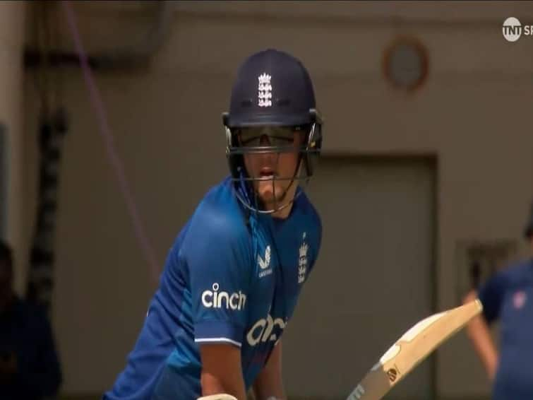 WATCH: Sam Curran Bats With Sunglasses On During WI vs ENG 1st ODI, Video Viral WATCH: Sam Curran Bats With Sunglasses On During WI vs ENG 1st ODI, Video Viral