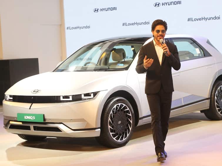 Hyundai Gives Away 1,100 Ioniq 5 Electric Car To Shah Rukh Khan After Selling 1000 Units Hyundai Delivers Ioniq 5 Electric Car To Shah Rukh Khan