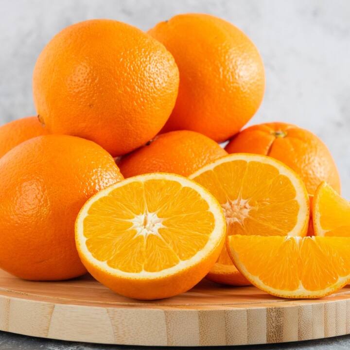 ਸੰਤਰੇ ਨੂੰ 10 ਤੋਂ 20 ਮਿੰਟ ਲਈ ਭਾਫ ਦਵਾਓ। ਇਸ ਤੋਂ ਬਾਅਦ ਇਸ ਨੂੰ ਗਰਮਾ ਗਰਮ ਖਾਓ। ਭਾਫ ਵਾਲਾ ਸੰਤਰਾ ਨਾਲ ਖੰਘ ਵਾਲੇ ਬੈਕਟੀਰੀਆ ਖਤਮ ਹੁੰਦੇ ਹਨ।