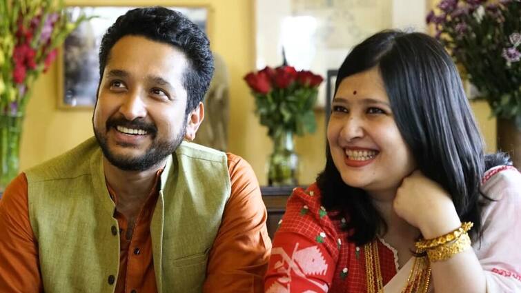 Parambrata and Piya: Piya Chakraborty has posted a photo from Dublin is they aare spending their Honeymoon Parambrata and Piya: বিদেশে ক্রিসমাসের ছবি.. পরমব্রত-পিয়া কি মধুচন্দ্রিমা কাটাচ্ছেন?