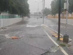 இரவு முதல் பலத்த காற்றுடன் கொட்டித் தீர்க்கும் கனமழை.. சுரங்கப்பாதைகள் மூடல், மின்சாரம் துண்டிப்பு!