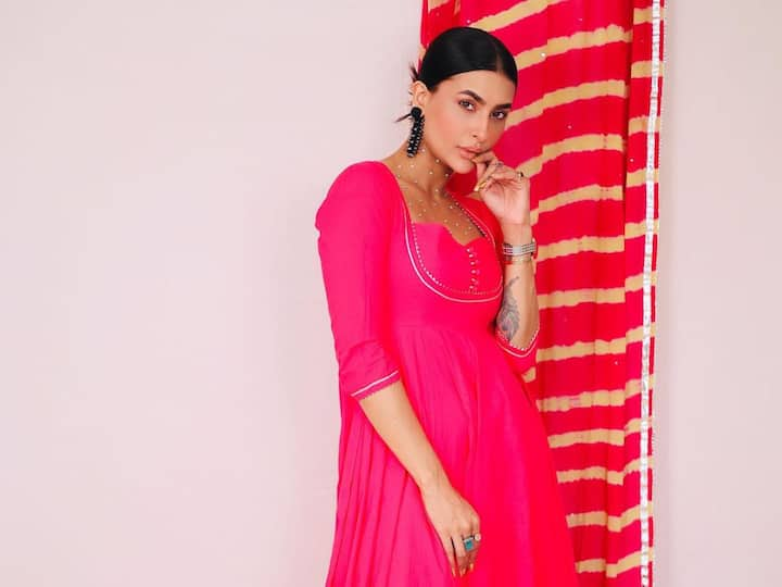 Pavitra Punia treated fans with pictures in a pink anarkali suit looking the most elegant.