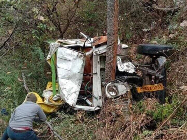 Shimla Road Accident Six People Died and Six Injured After Pickup fell into ditch ANN Shimla Road Accident: हिमाचल के शिमला में बड़ा सड़क हादसा, खाई में जा गिरी पिकअप, छह लोगों की मौत