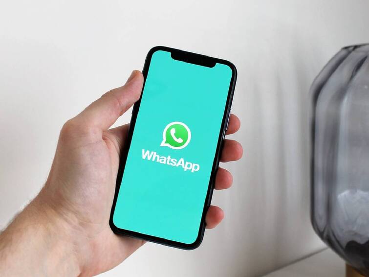 Whatsapp Reportedly Testing New Feature To Send Original Media Files in iOS Check Details WhatsApp New Feature: వాట్సాప్ కొత్త ఫీచర్ త్వరలో - ఇక ఐఫోన్ టు ఐఫోన్ కూడా!