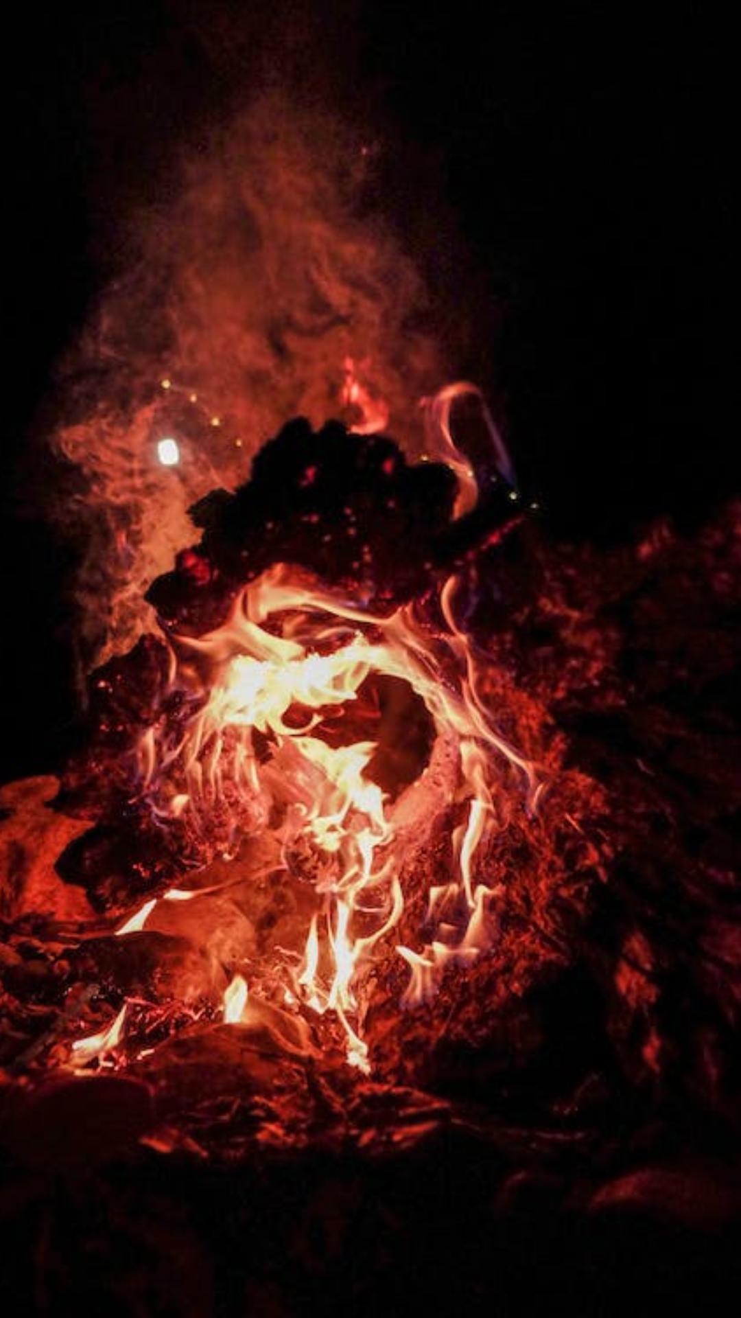 अगर आग का कलर लाल है