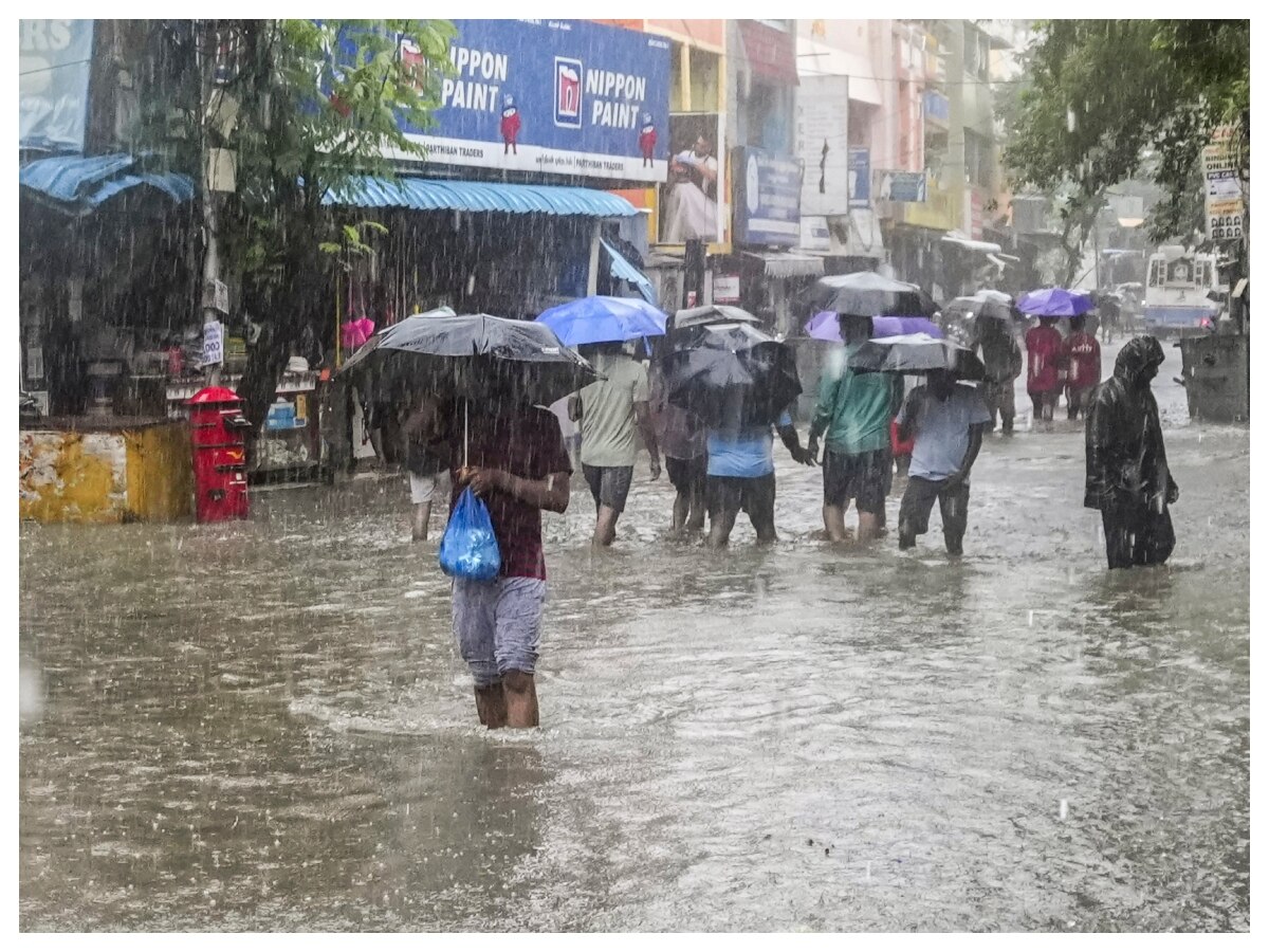 Cyclone Michaung, Chennai Flood: Watch: Air Force Choppers Drop Food On  Roofs For Stranded Chennai Locals