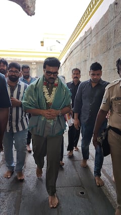 Ram Charan Photos : చాముండేశ్వరి సన్నిధిలో గ్లోబల్ స్టార్ రామ్ చరణ్