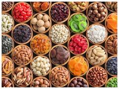 फायदे के लिए ज्यादा खा रहे हैं ड्राई फ्रूट्स तो हो जाएं सावधान!