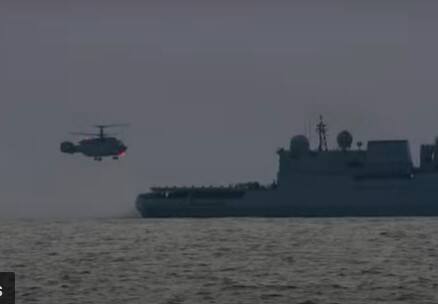 ভারতীয় নৌ-কম্য়ান্ডো প্রায় লেজেন্ডে পরিণত হয়েছে। তাদের মহড়া এই অনুষ্ঠানের বিশেষ আকর্ষণ।