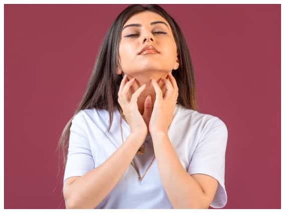 જો તમને થાઈરોઈડની સમસ્યા છે, તો તમારે અમુક પ્રકારના ખોરાકથી સંપૂર્ણપણે દૂર રહેવું પડશે. આ ખોરાક તમારી થાઇરોઇડની સ્થિતિને બગાડી શકે છે અને સમસ્યાઓ ઊભી કરી શકે છે.