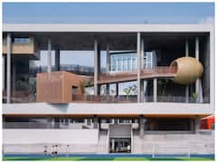 रूफटॉप पार्क, ट्री हाउस और फ्लोटिंग फॉरेस्ट, इसलिए बना सिंगापुर का ये बोर्डिंग स्कूल ‘वर्ल्ड बिल्डिंग ऑफ द ईयर’