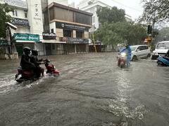 Chennai Floods Photos: மிக்ஜாம் புயல் எதிரொலி - வெள்ளக்காடாக காட்சியளிக்கும் சென்னை!