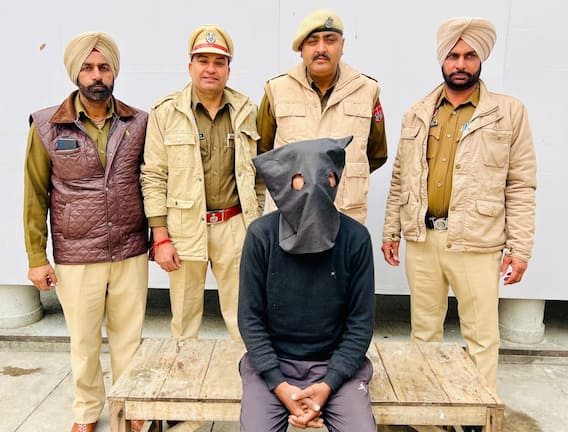 Punjab news: ਟਾਂਡਾ ਪੁਲਿਸ ਵੱਲੋ ਲੁੱਟਾਂ-ਖੋਹਾਂ ਕਰਨ ਵਾਲਾ ਇਕ ਦੋਸ਼ੀ ਗ੍ਰਿਫਤਾਰ Punjab news: ਟਾਂਡਾ ਪੁਲਿਸ ਵੱਲੋ ਲੁੱਟਾਂ-ਖੋਹਾਂ ਕਰਨ ਵਾਲਾ ਇਕ ਦੋਸ਼ੀ ਗ੍ਰਿਫਤਾਰ