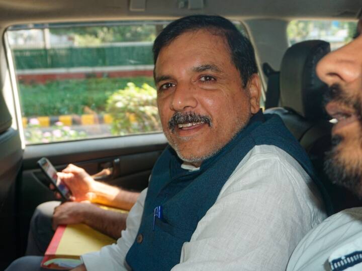 संजय सिंह की न्यायिक हिरासत बढ़ी, कोर्ट में आप सांसद ने लगाए ये आरोप, ED ने भी किया दावा Delhi Court extends custody of AAP Leader Sanjay Singh till December 11 in Excise policy case संजय सिंह की न्यायिक हिरासत बढ़ी, कोर्ट में आप सांसद ने लगाए ये आरोप, ED ने भी किया दावा