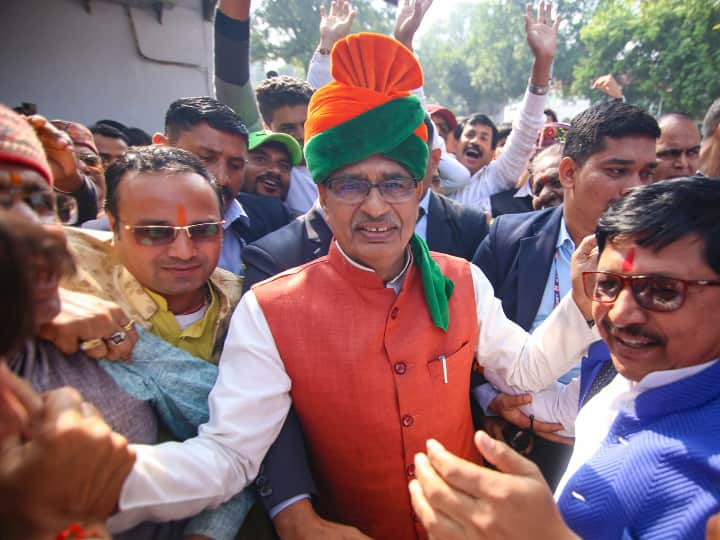 How Shivraj Singh Chouhan Defeat both Kamal Nath and Ashok Gehlot election result abpp शिवराज ने कमलनाथ ही नहीं राजस्थान के सीएम अशोक गहलोत को भी हरा दिया!