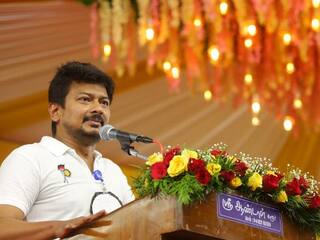 Minister Udayanidhis speech at the DMK youth workers meeting in Karur TNN மத்திய பிரதேசம் போனால் கூட பிரதமர் என்னைப்பற்றிதான் பேசுகிறார் - அமைச்சர் உதயநிதி