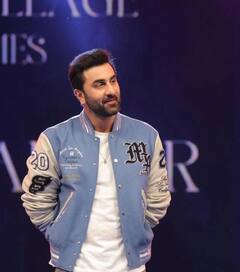 ‘एनिमल’ में गन लेकर कॉलेज पहुंचने वाले रणबीर कपूर खुद प्रिंसिपल से खा चुके हैं कई थप्पड़..एक्टर के बचपन का ये किस्सा जान रह जाएंगे दंग