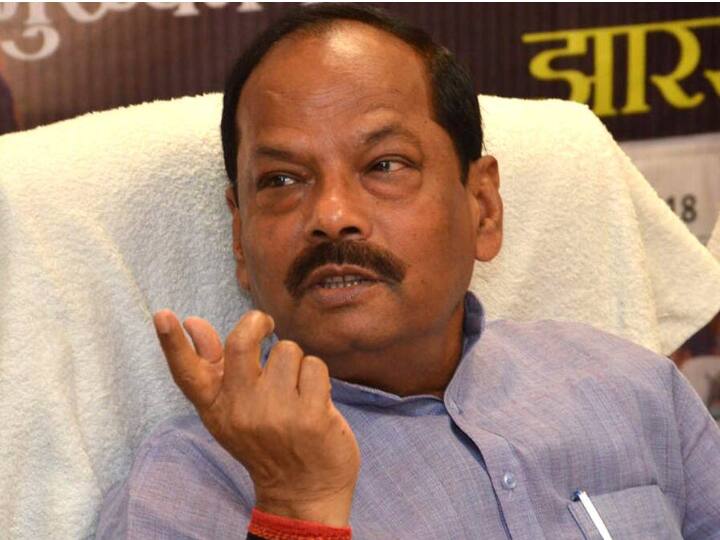 2019 झारखंड विधानसभा चुनाव में सीएम रहते हुए रघुवर दास खुद अपनी सीट जमशेदपुर पूर्वी नहीं बचा पाए थे. बड़ी बात ये रही कि उन्हें उनकी ही पार्टी के बागी से हार मिली थी.  दरअसल, गघुवर दास को अपनी पार्टी के बागी नेता सरयू राय से 15 हजार वोटों से मात मिली थी.