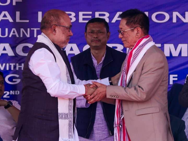 Manipur: After Peace Deal, Cadres Of Breakaway Faction Of Maoist Militant Outfit Abjure Violence Manipur: After Peace Deal, Cadres Of Breakaway Faction Of Maoist Militant Outfit Abjure Violence
