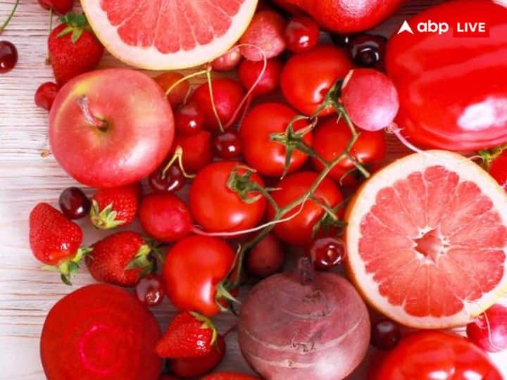 मंगलवार के दिन लाल रंग के कपड़े या लाल रंग के फल-फूल का दान करें. जैसे लाल सेब या लाल अनार का दान करना इस दिन बहुत उचित माना जाता है.