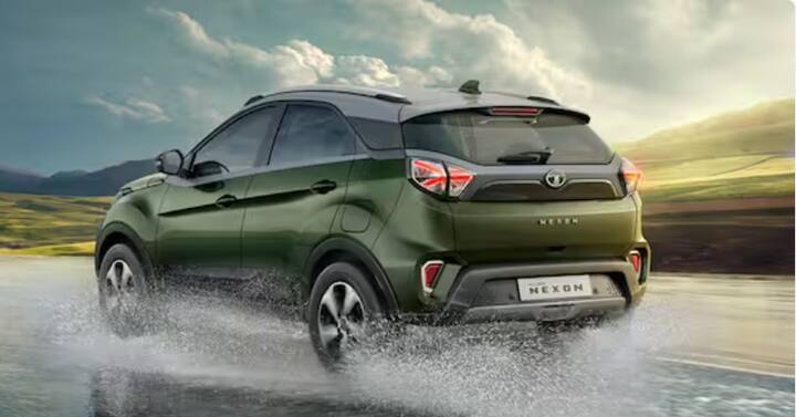 ਦੂਜੀ ਕਾਰ Tata Nexon SUV ਹੈ, ਜਿਸ ਨੂੰ 8.09 ਲੱਖ ਰੁਪਏ ਦੀ ਐਕਸ-ਸ਼ੋਰੂਮ ਕੀਮਤ 'ਤੇ ਘਰ ਲਿਆਂਦਾ ਜਾ ਸਕਦਾ ਹੈ। ਇਸ ਵਿੱਚ 1199cc ਦਾ ਇੰਜਣ ਹੈ ਅਤੇ ਇਹ ਪੈਟਰੋਲ ਅਤੇ ਡੀਜ਼ਲ ਦੋਵਾਂ ਵੇਰੀਐਂਟ ਵਿੱਚ ਉਪਲਬਧ ਹੈ।