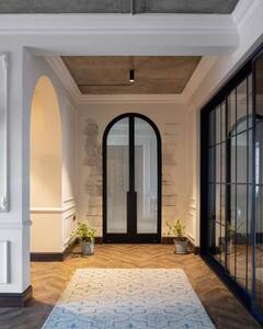 Ranbir Kapoor Inside Home: लिविंग एरिया में लगी है जर्सी नंबर 8...व्हाइट और ब्लैक कलर से सजी हैं दीवारें, अंदर से ऐसा दिखता है ‘एनिमल’ का लग्जरी होम