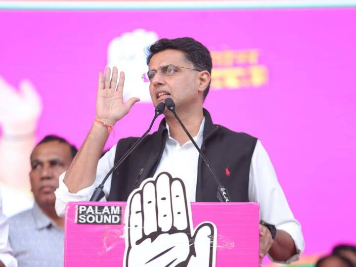 राजस्थान में कांग्रेस को हार का सामना करना पड़ा है. बीजेपी ने राजस्थान में वापसी करते हुए कांग्रेस को धूल चटा दी. हालांकि, कांग्रेस की तरफ से वीआईपी कैंडिडेट सचिन पायलट टोंक विधानसभा क्षेत्र से जीतने में सफल हुए. उन्होंने 29 हजार वोटों से जीत हासिल की है.