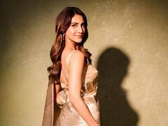 PHOTO: वाणी कपूरचा देसी लूक; गोल्डन साडीमध्ये वेधलं लक्ष!