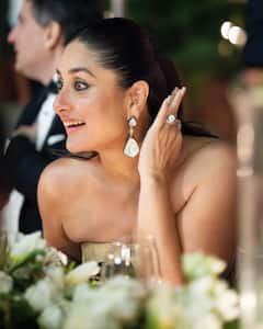 Kareena Kapoor Photos: మెటాలిక్ గోల్డ్ ఫ్రాక్ లో వెలిగిపోతున్న కరీనా