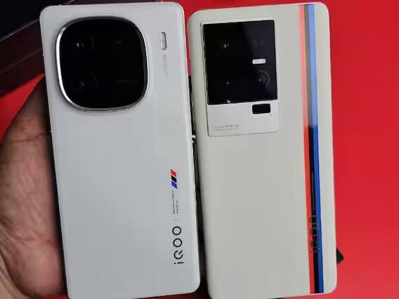 IQOO 12 સ્માર્ટફોન આવતા મહિને ભારતમાં લૉન્ચ થશે. ભારતમાં આ પહેલો ફોન છે જેમાં Qualcommનું લેટેસ્ટ ચિપસેટ છે. આ મોબાઈલ ફોન 12 ડિસેમ્બરે લૉન્ચ થશે, જેને તમે Amazon દ્વારા ખરીદી શકશો.