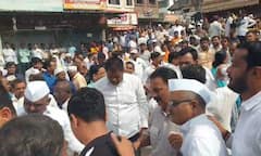 Alandi News :  आळंदी बंद:  ज्ञानेश्वर महाराजांच्या मंदिरासमोर ग्रामस्थांच्या ठिय्या आंदोलनात काही काळ गोंधळ