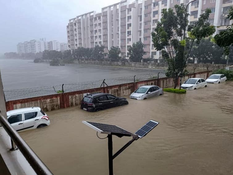 Cyclone Michaung Landfall In Andhra Shortly today State On High Alert windspeed 100kmph Rainfall Subsides In Chennai 5 Updates