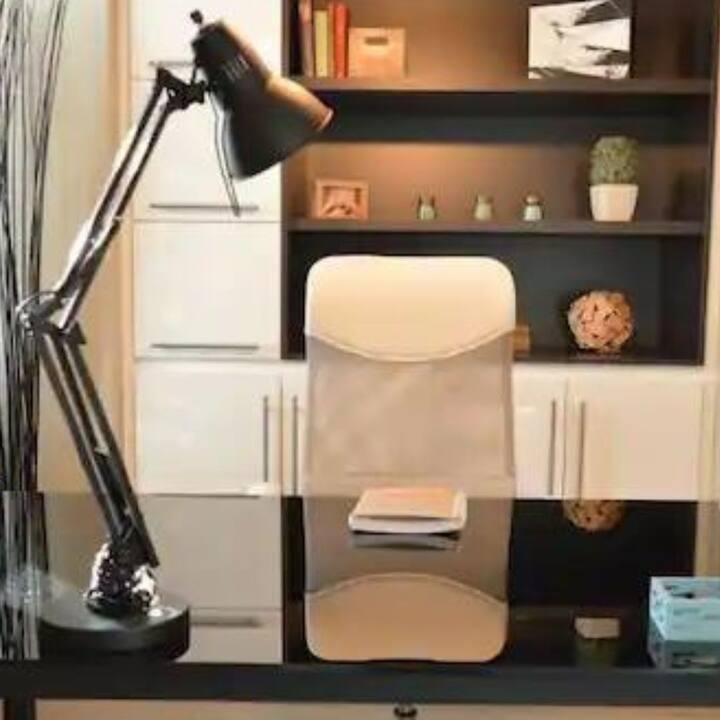 বাস্তু শাস্ত্রে, রান্নাঘর থেকে শুরু করে শোওয়ার ঘর পর্যন্ত নিয়মের কথা বলা আছে। বাস্তু মতে, স্টাডি রুমে বাস্তুর ত্রুটি থাকলে বাচ্চাদের পড়াশোনায় মন বসে না।