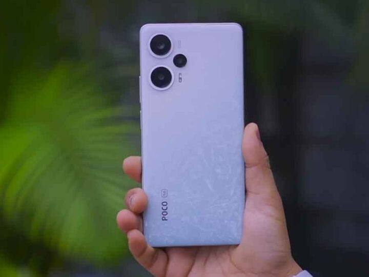 POCO F5: इस फोन में ट्रिपल कैमरा सेटअप मिलता है जिसमें मेन लेंस 64MP का है. गेमिंग के लिए ये फोन बढ़िया है. फोन में Snapdragon 7+ Gen 2 (4nm) प्रोसेसर, 5000 एमएएच की बैटरी और 6.67 इंच की फुल एचडी प्लस डिस्प्ले मिलती है.