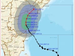 బాపట్ల తీరాన్ని దాటిన మిగ్ జాం తుపాను - గంటకు 90 నుంచి 120 కి.మీ వేగంతో ఈదురు గాలులు