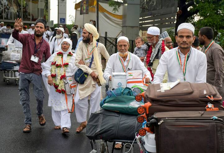 हज कमेटी ऑफ इंडिया ने हज यात्रा 2024 के आवेदन के लिए ऑनलाइन प्रोसेस शुरू कर दिया है, जिसके चलते हज यात्री 20 दिसंबर तक आवेदन कर सकेंगे.