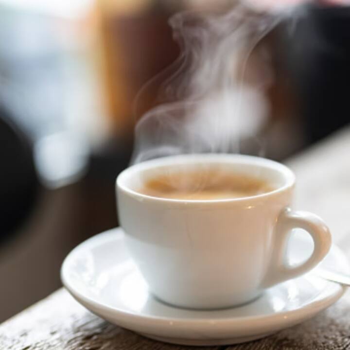 ਚਾਹ 'ਚ ਮੌਜੂਦ ਕੈਫੀਨ ਸਰੀਰ ਤੇ ਦਿਮਾਗ ਨੂੰ  ਤਾਜ਼ਗੀ ਪ੍ਰਦਾਨ ਕਰਦਾ ਹੈ।