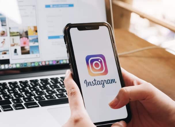 how to check if your instagram account is hacked or not Instagram Hack : Instagram Accound हॅक झालंय हे कसं ओळखाल? 'या' स्टेप्स फॉलो करा