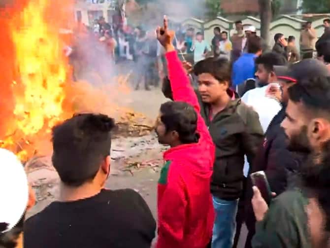 Sukhdev Singh Gogamedi Karni Sena Update Jaipur Will Close Tomorrow Ann | सुखदेव  हत्या कांड: सर्व समाज ने कल जयपुर बंद का किया एलान, मुख्यमंत्री की आई बड़ी  प्रतिक्रिया ...