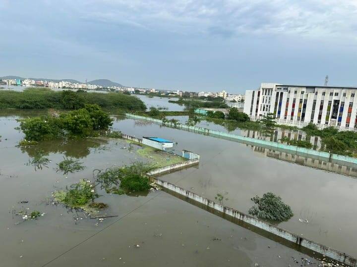 தீவு போல் காட்சியளுக்கும் சென்னை மாநகரம்