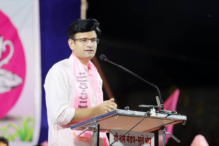 कोल्हापूर जिल्ह्यात अगदी घराघरात चर्चेचा विषय झालेल्या कागल तालुक्यातील बिद्री साखर निवडणुकीचा निकाल आज येणार आहे.