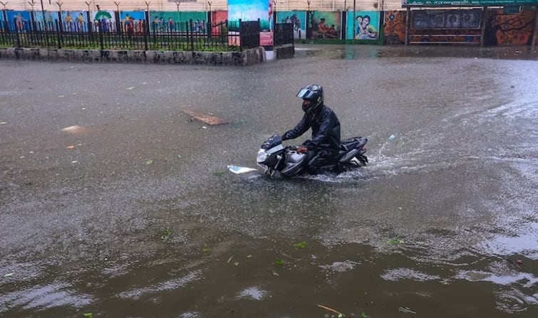 Cyclone Michaung: Cyclone Michaung: Five killed in rain-related incidents in Chennai Cyclone Michaung: તમિલનાડુ અને આંધ્ર પ્રદેશમાં મિચોંગનો કહેર, ચેન્નઇમાં પાંચ લોકોના મોત