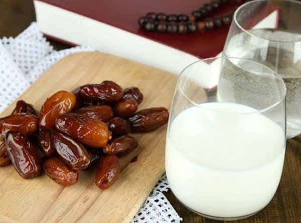 Dates Benefits: દૂધની સાથે ખજૂર ખાવાથી થાય છે અઢળક ફાયદા, જાણીને ચોંકી જશો