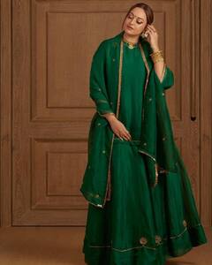 PHOTO: 'दबंग' गर्ल सोनाक्षी सिन्हाचा क्लासी लूक, येत्या वेडिंग सिजनसाठी तुम्हीही घ्या इन्स्पिरेशन!