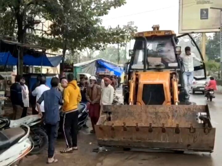 Chhattisgarh Bulldozer Action BJP leader Brijmohan Agrawal says bulldozer action started against criminals ANN Chhattisgarh: छत्तीसगढ़ में सरकार बदलने के साथ बुलडोजर एक्शन शुरू, BJP नेता बोले- 'सुधर जाओ नहीं तो...'