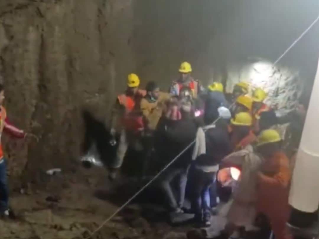 5-Year-Old Girl, Who Was Rescued After She Fell Into A Borewell In MP, Dies 5 year old girl mp rajgarh borwell dies after being rescue ndrf sdrf eight hours relief operation 5-Year-Old Girl, Who Was Rescued After She Fell Into A Borewell In MP, Dies